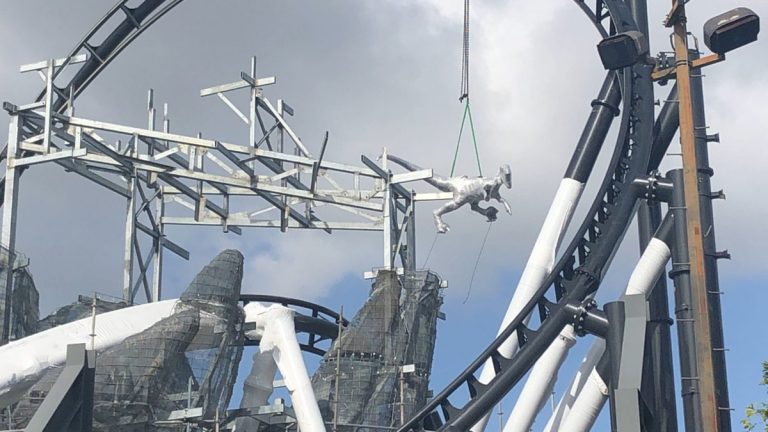The Raptor Aerial Rope Park PHOTOS & VIDEO: Raptor Figure Arrives on Site of Jurassic Park Roller ...