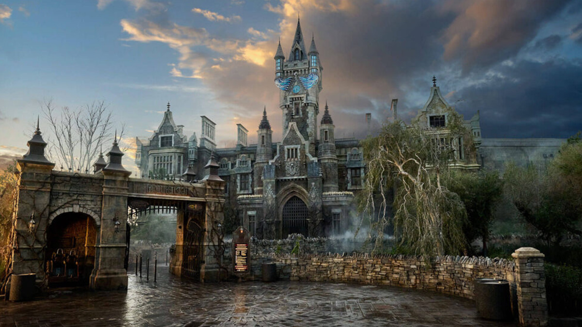 Guest Pretends to be Unresponsive on Monsters Unchained: The Frankenstein Experiment at Universal’s Epic Universe